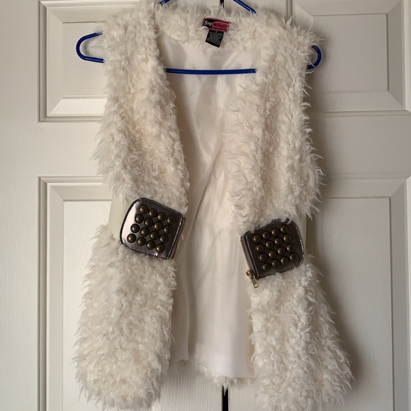 Vest - Picture 4 of 5